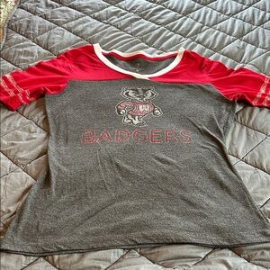 Colosseum Distressed, Red and Gray Badgers Tee